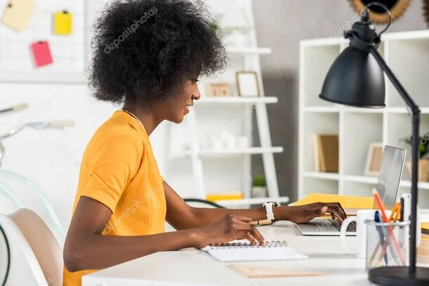 Professionista che avvia la propria attività aprendo la partita IVA